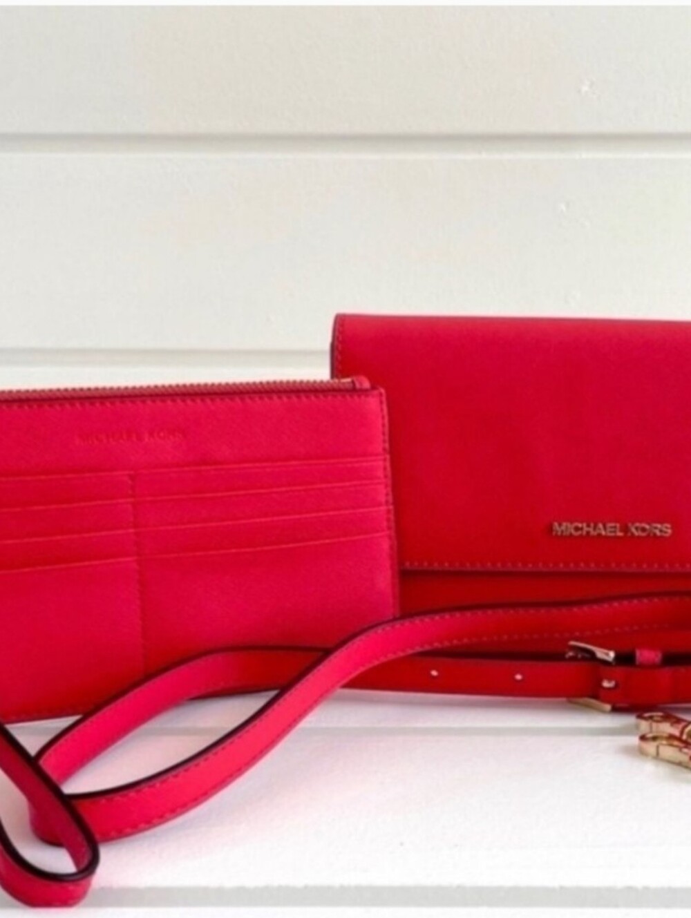 Michael Kors Coral Saffiano Leather 3-in-1 Crossbody Bag with Gold Hardware EUC - Picture 3 of 12